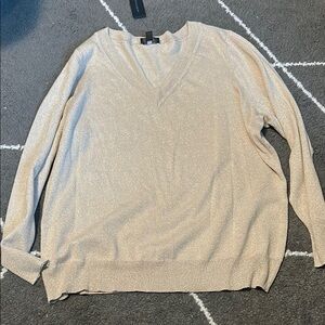 NWT Worthington Cream/gold shimmer V-Neck lightweight Sweater